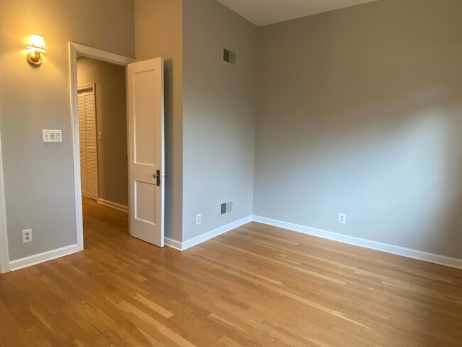 Building Photo - 637 S Carolina Ave SE