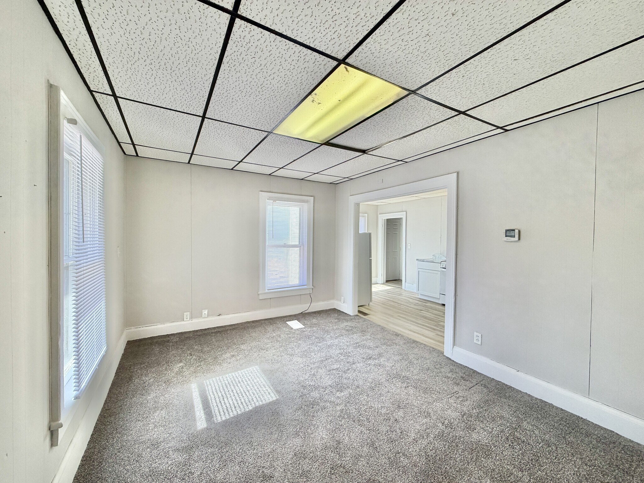 Building Photo - 757 W Grand Ave