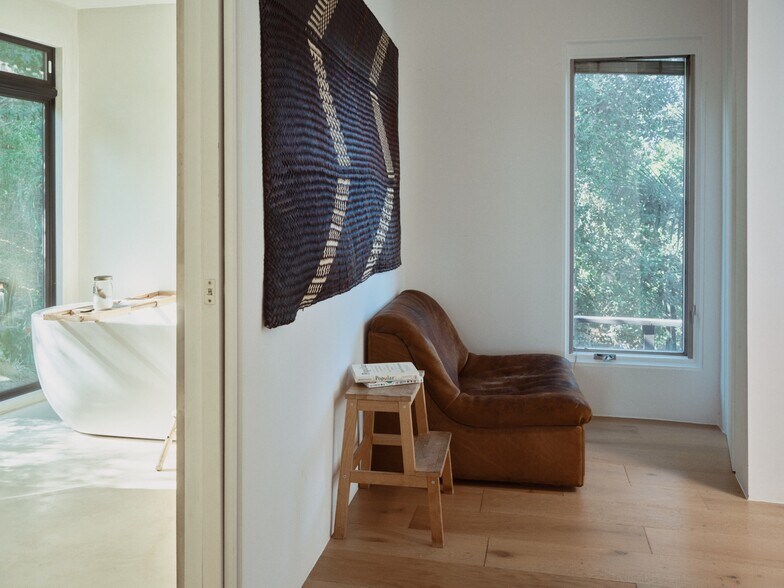 reading nook - 21960 Cereza Way