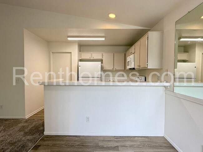 Building Photo - 2425 Cranston Dr
