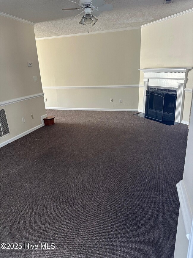 Building Photo - 3825 Sterling Pointe Dr