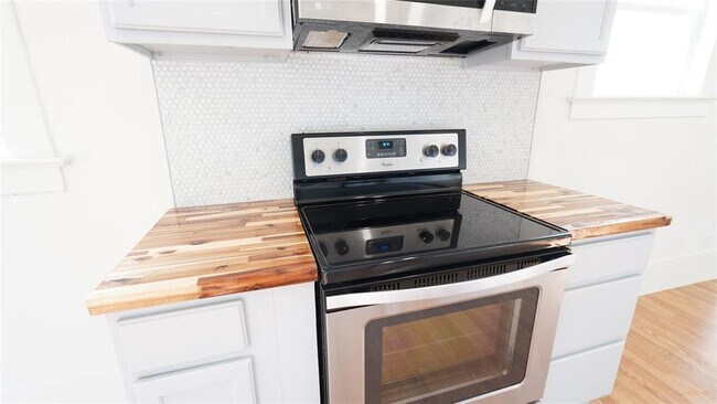 Building Photo - 15501 FM1100