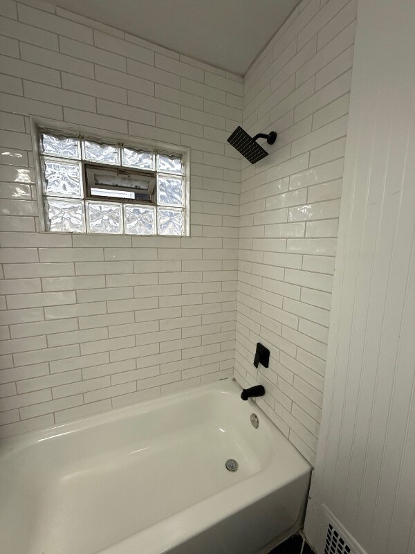 Building Photo - 4111 E 59th St