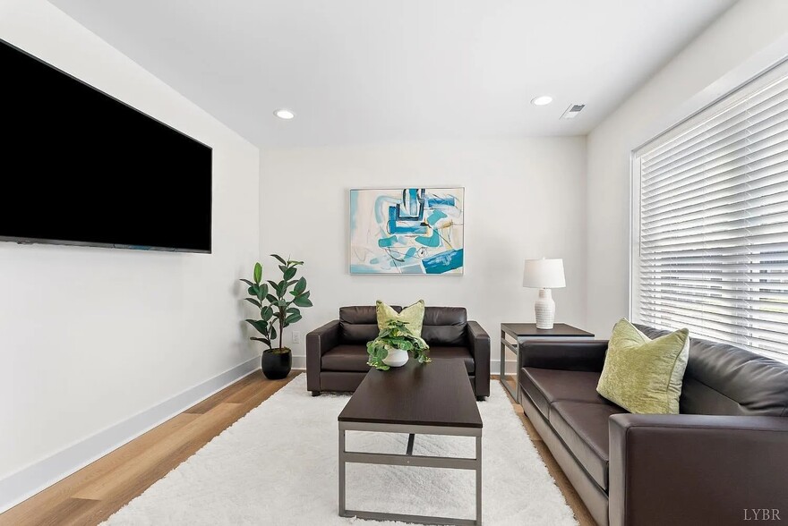 Building Photo - 1600 Wards Ferry Rd