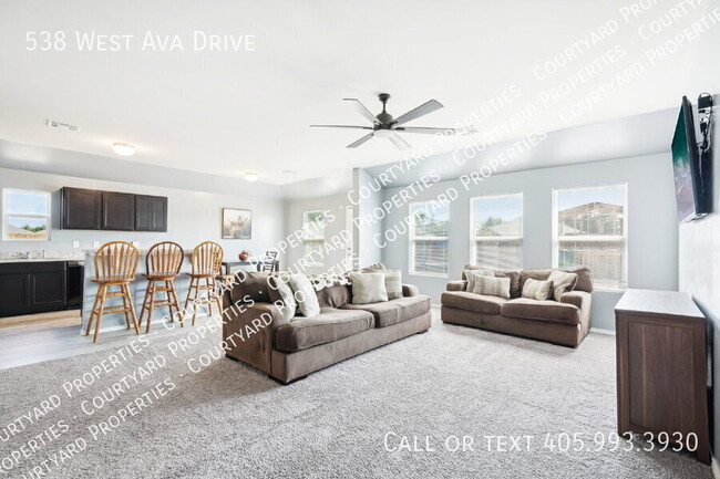 Building Photo - 538 W Ava Dr