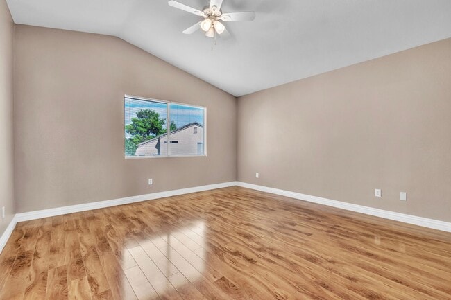 Building Photo - Beautiful 4 bed/ 3 bath home; A must see, ...