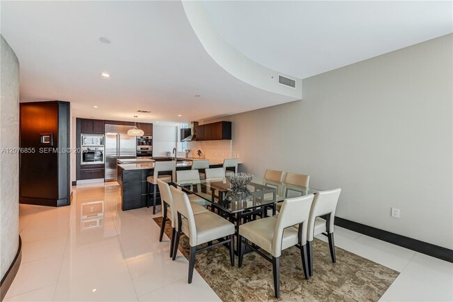 Building Photo - 17001 Collins Ave