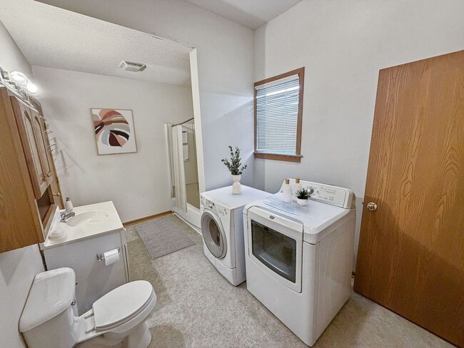 Building Photo - 5212 Lincoln Way