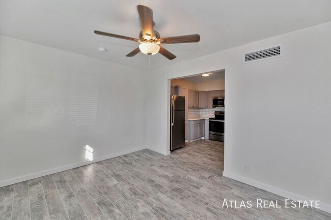 Building Photo - 2530 N 17th Way