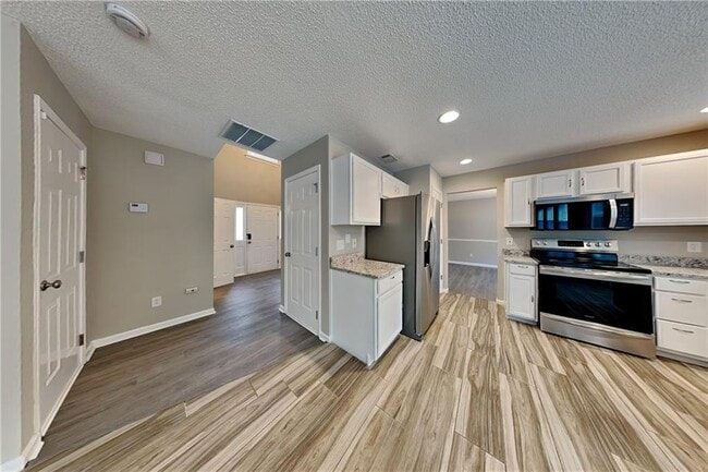 Building Photo - 1128 Grandview Cir