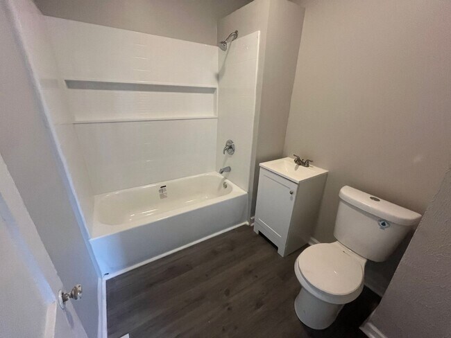 Building Photo - 3511 Memphis-Lower