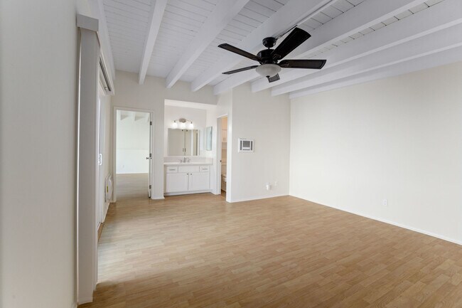 Building Photo - 1916 Clark Ln