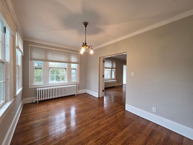 Building Photo - 2703 Staff Ln
