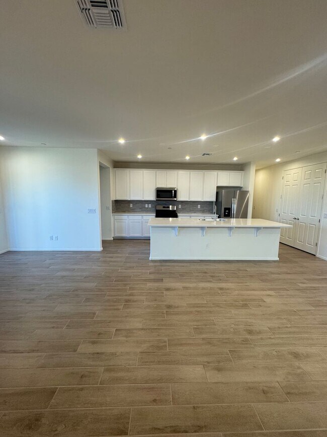 Building Photo - BRAND NEW HOME IN VISTANCIA