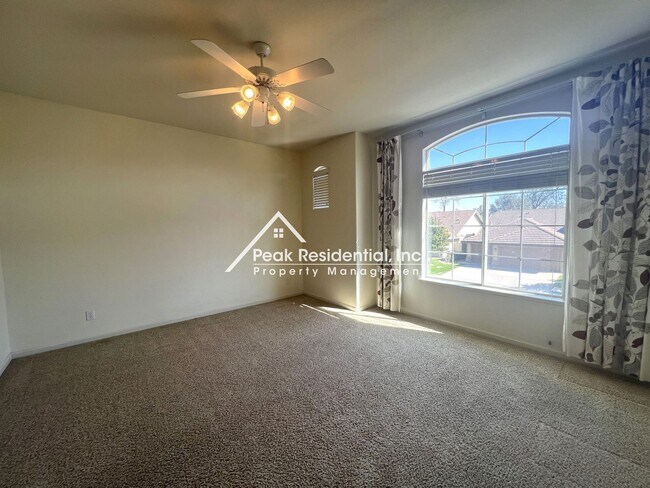Building Photo - Spacious 4bd/3ba Folsom Home!