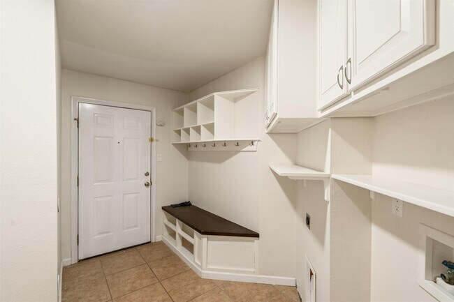 Building Photo - 107 Timber Rock Dr