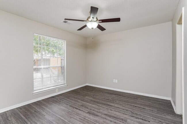 Building Photo - 6422 Garden Canyon Dr