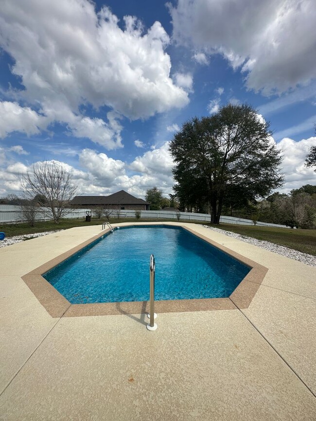 Building Photo - Copper Creek Subdivision!!  Pool!!   LAKE ...