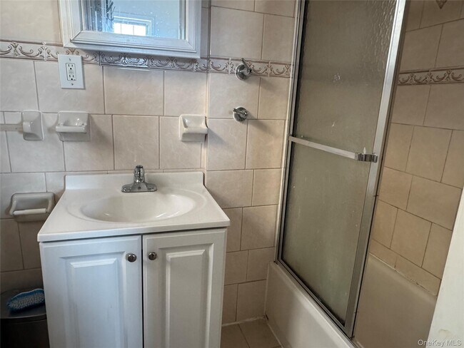 Building Photo - 95-11-95-90 90th St