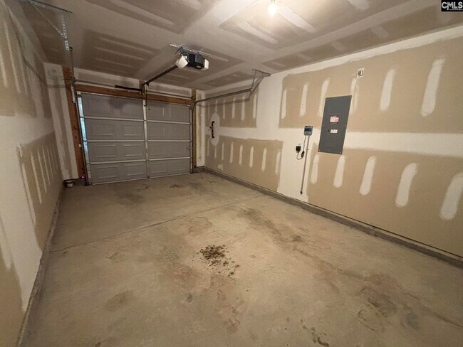 Building Photo - 120 Kings Parish Ct