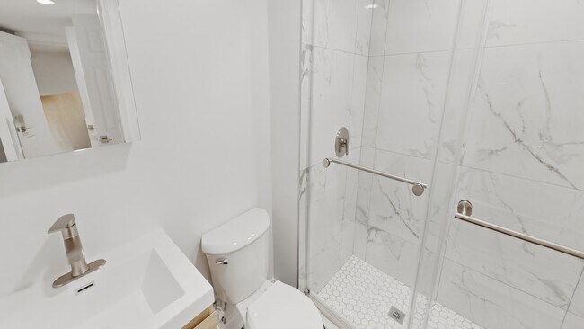 Renovated Bathroom - 120-124 Peterborough Street