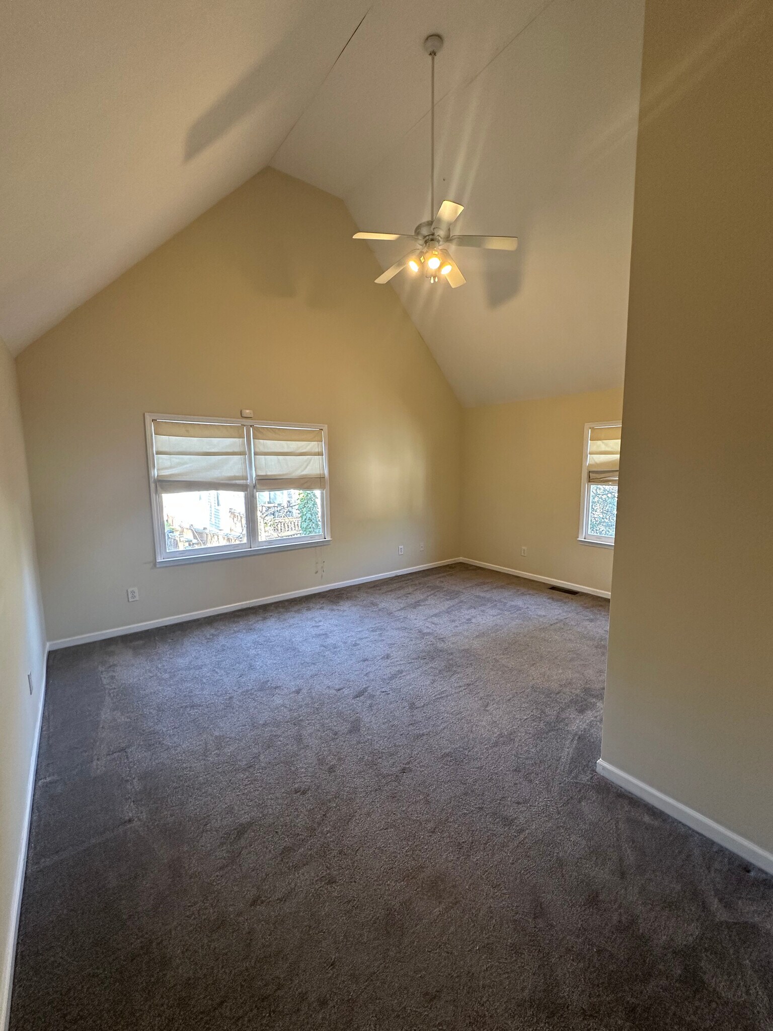 Building Photo - 685 Garibaldi St SW