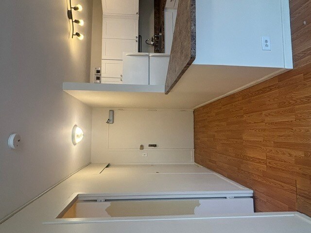 Building Photo - 3550 N Lake Shore Dr