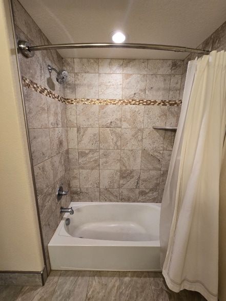 Building Photo - 430 W Pikes Peak Ave