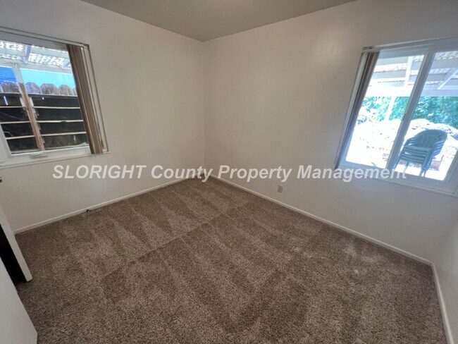 Building Photo - AVAILABLE AUGUST - Home on Foothill Road - 3 Bed / 1 Bath