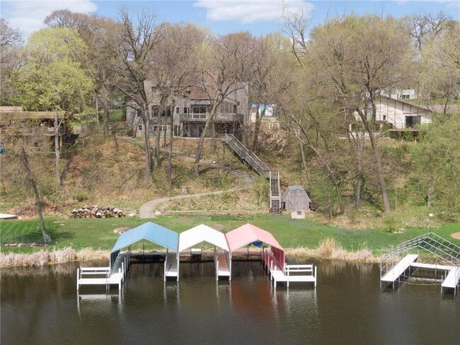 Building Photo - 6301 Bayridge Rd