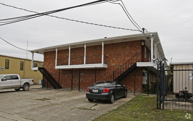 Building Photo - 1225 Truxton St