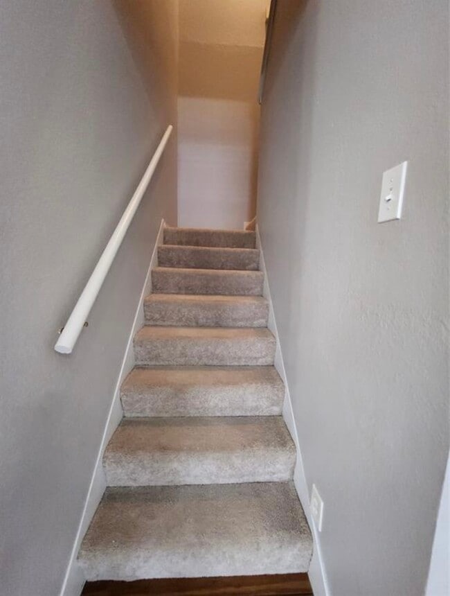 Building Photo - 921 Marine Dr