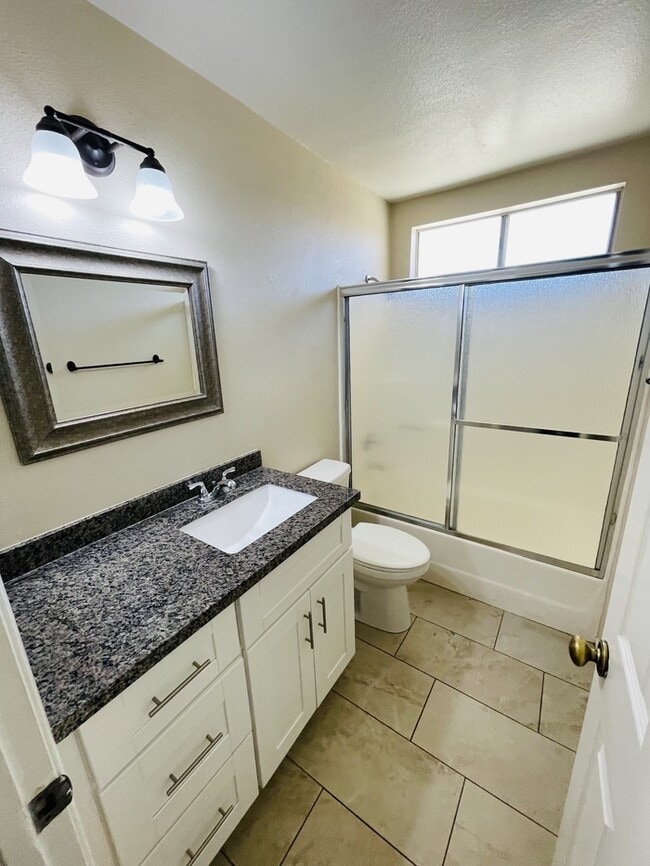 Building Photo - Provence Dr.