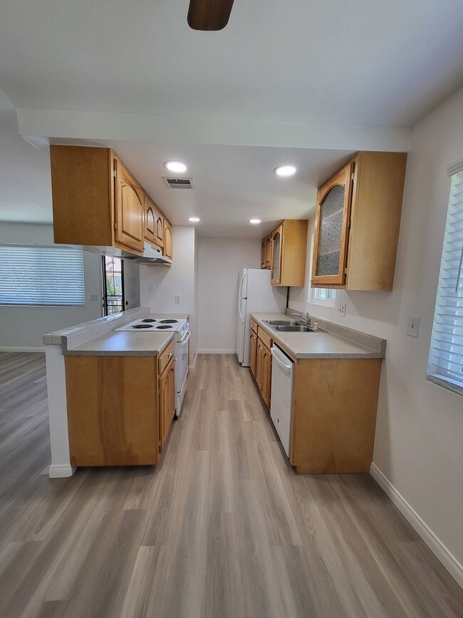 Building Photo - 8838 Mission Vega Ct