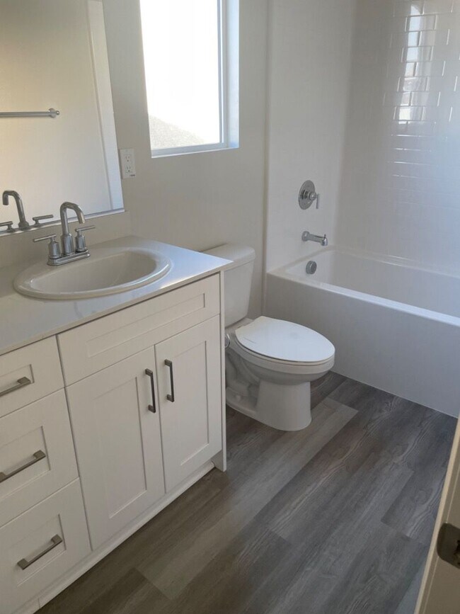 Building Photo - Beautiful New Home