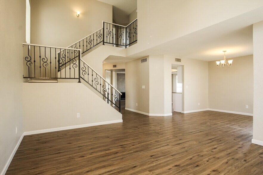 Building Photo - 8902 W Caribbean Ln