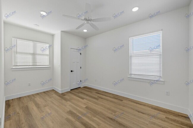 Building Photo - 100 Cardinal Wds
