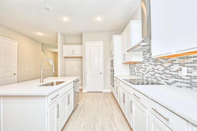 Building Photo - 6427 Cyrils Dr