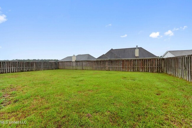 Building Photo - Charming Home In St Martin