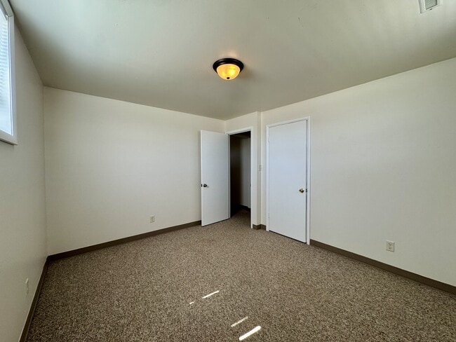 Building Photo - 2220 E Ave A