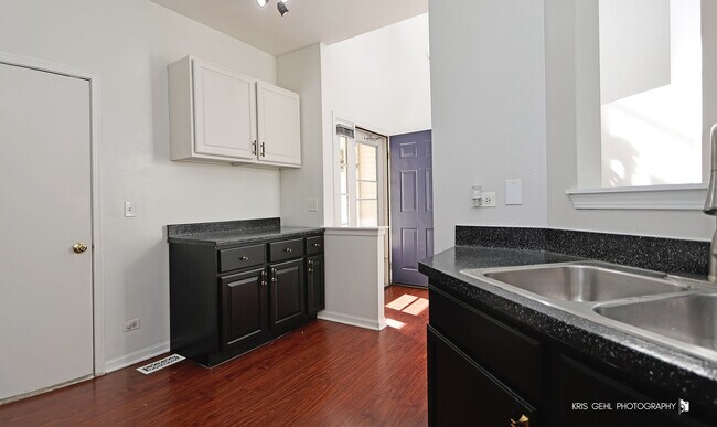 Building Photo - 1478 Doolittle Ln