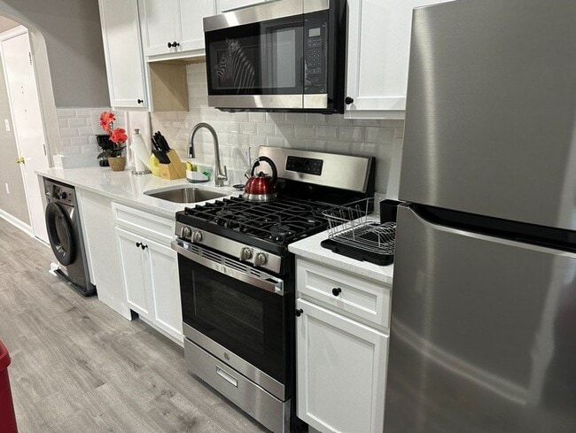 Building Photo - 1249 Morse St NE