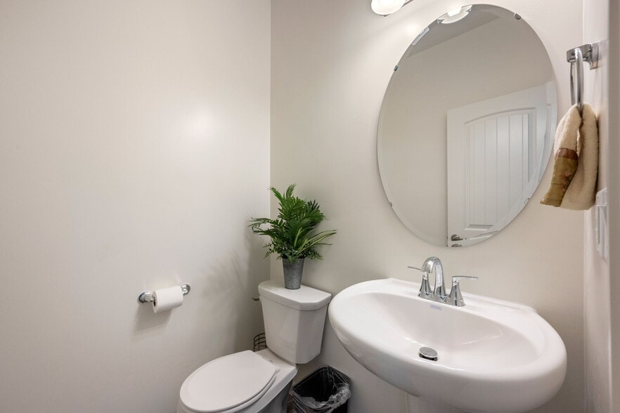 Building Photo - 1382 E White Desert Dr