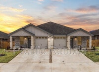 Building Photo - 5221 Rose Gdn Lp