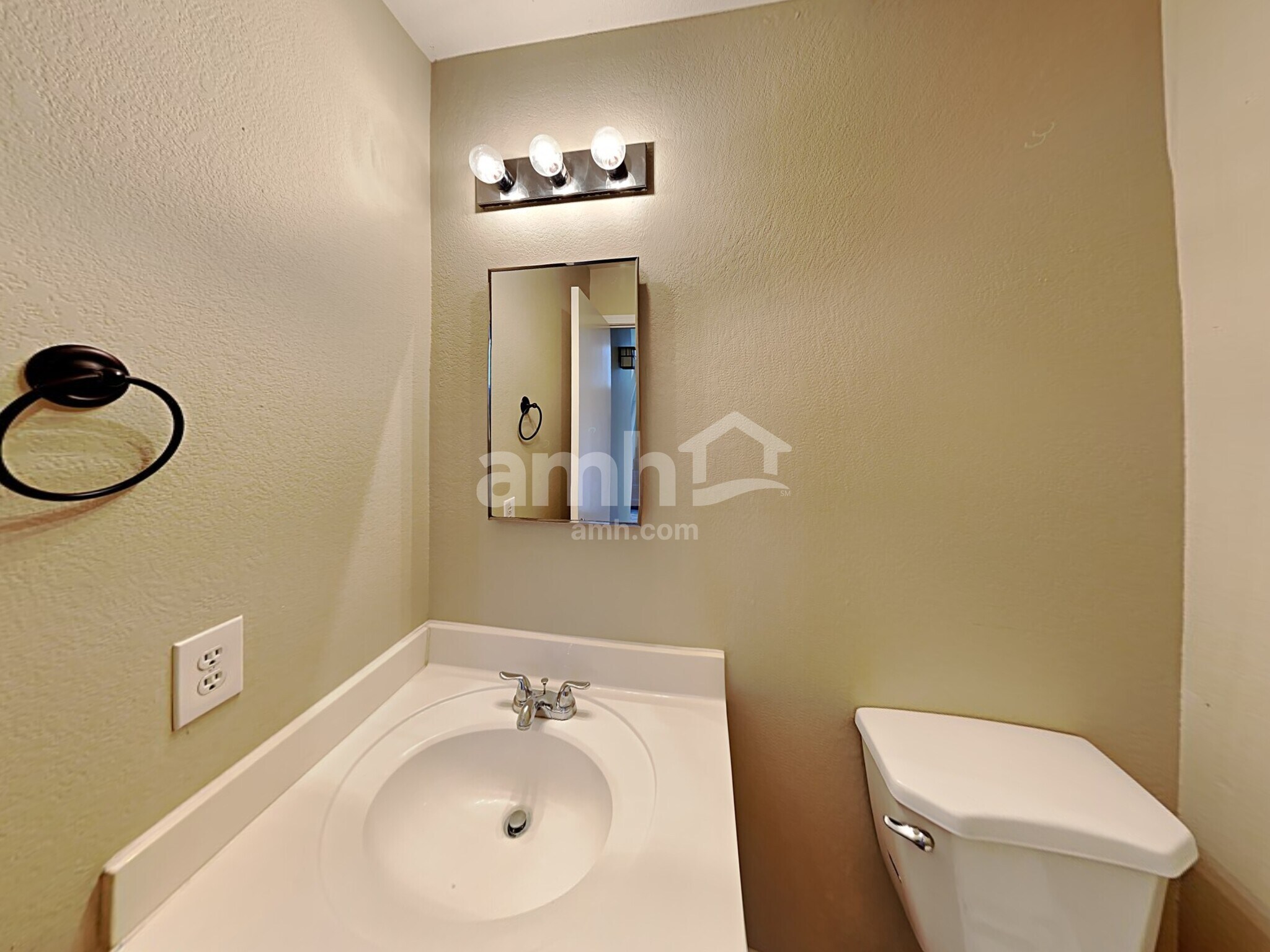 Building Photo - 1102 E Renegade Trl