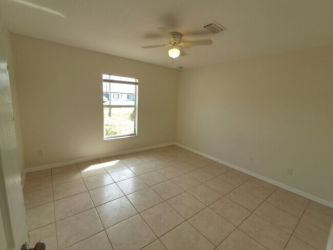 Building Photo - 2204-2206 Kenneth Ave S