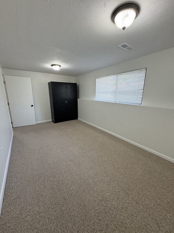Building Photo - 938 S 250 E