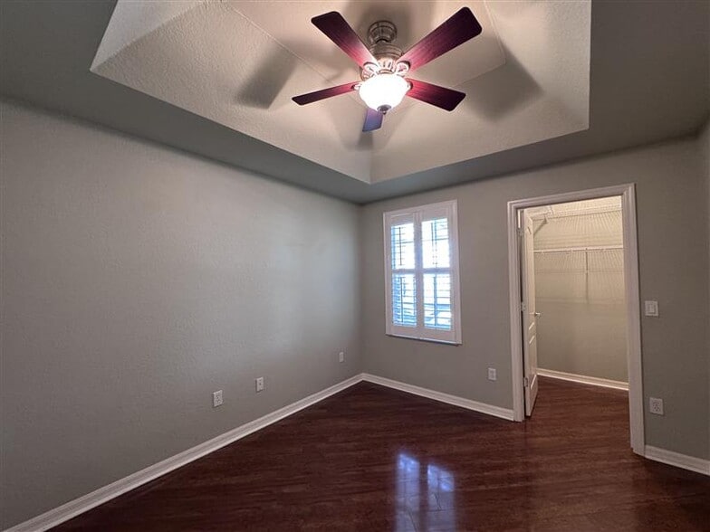 Building Photo - 600 Mirabella Cir