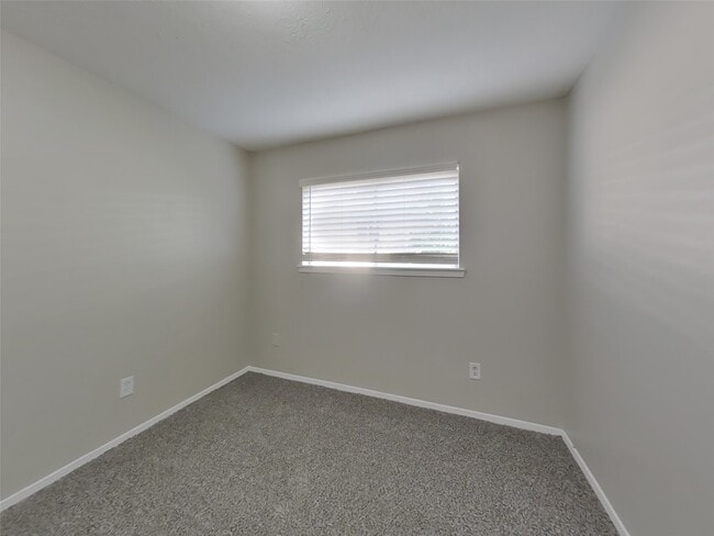 Building Photo - 23110 Newgate Dr