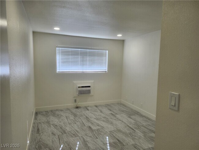 Building Photo - 5312 S Swenson St